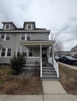 52 Everett St in Easthampton, MA - Building Photo