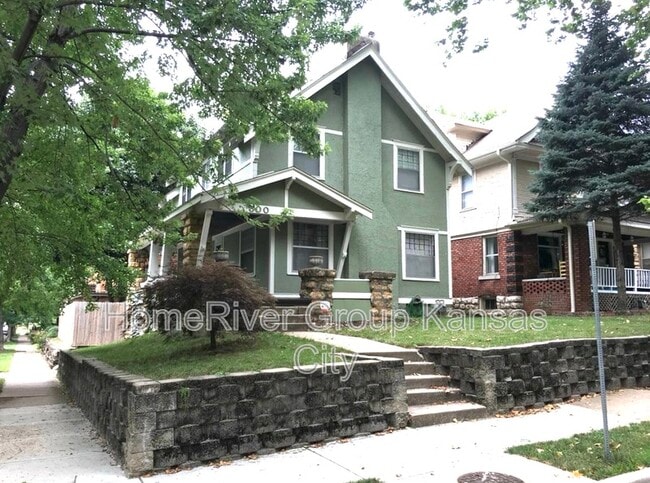 property at 800 E 41st St