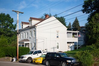 1963-1965 Pittview Ave in Pittsburgh, PA - Foto de edificio - Building Photo