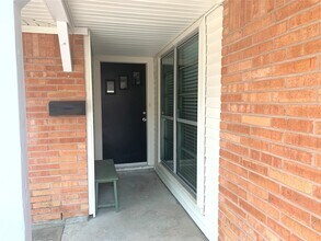 4423 Warm Springs Rd in Houston, TX - Foto de edificio - Building Photo