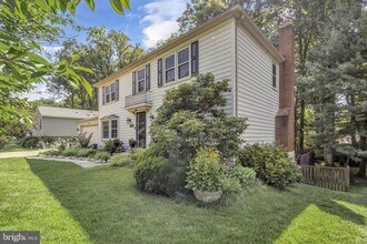 9713 Velilla Rd in Burke, VA - Building Photo - Building Photo