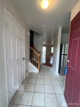 9 Ashley Ct in Franklin Township, NJ - Foto de edificio - Building Photo