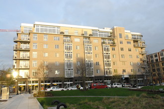 Bridgeport Condominiums in Portland, OR - Foto de edificio - Building Photo