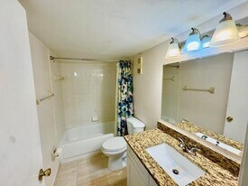 2074 NW 43rd Ter, Unit 7 in Lauderhill, FL - Building Photo