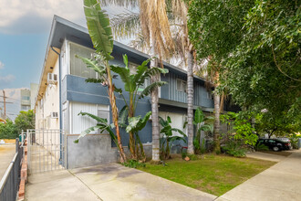 1760 El Cerrito PL. in Los Angeles, CA - Foto de edificio - Building Photo