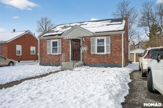 1015 W Indian Trail in Louisville, KY - Building Photo - Building Photo