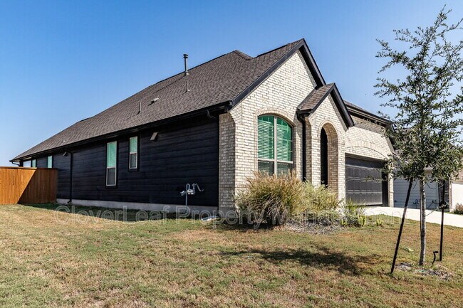 305 Foxtail Wds in Cibolo, TX - Building Photo - Building Photo