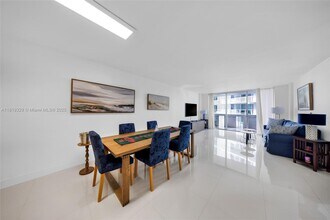 800 West Ave, Unit #736 in Miami Beach, FL - Building Photo - Building Photo