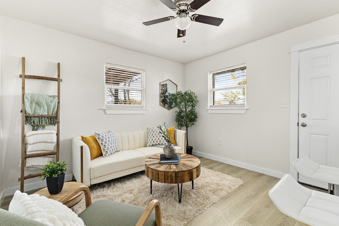 3409 Commercial Ave in San Antonio, TX - Building Photo