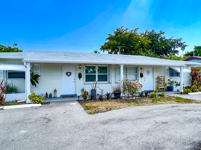 1422 SE 3rd Ter in Deerfield Beach, FL - Building Photo - Building Photo