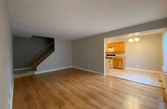 132 Brookwood Ct-Unit -3 in Vernon Hills, IL - Building Photo - Building Photo