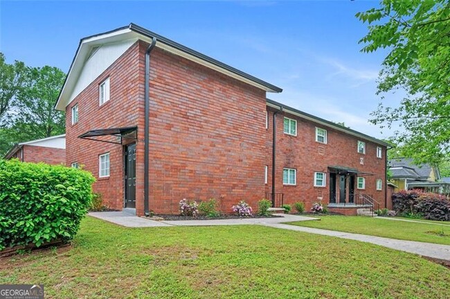 property at 1060 Oak St SW
