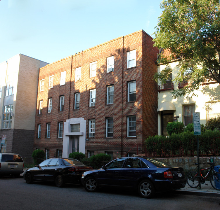 Multi unit in Washington, DC - Building Photo