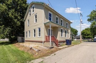 1115 Laurel Ave, Unit 1115 in Janesville, WI - Building Photo - Building Photo