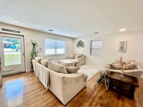 756 Boxwood Dr in Pensacola, FL - Building Photo - Building Photo