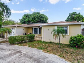 6624 NW 1st Ct in Margate, FL - Building Photo - Building Photo