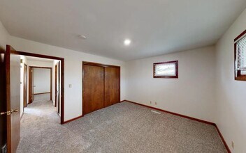 2722 Stewart Dr in Grand Island, NE - Building Photo - Building Photo