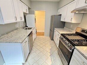 1754 Commonwealth Ave, Unit 5 in Boston, MA - Building Photo - Building Photo