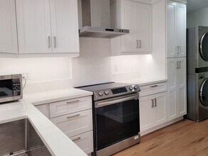 8238 Henderson Green in Buena Park, CA - Building Photo - Building Photo