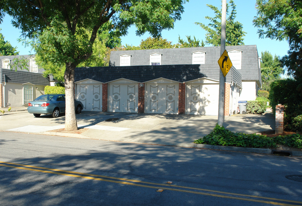 979 Ponderosa Ave in Sunnyvale, CA - Building Photo