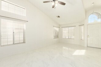 1225 E Artesian Way in Gilbert, AZ - Building Photo - Building Photo