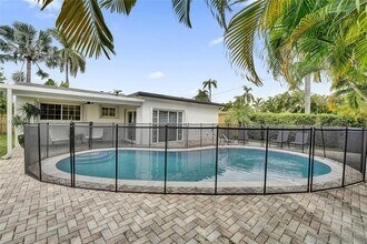 2101 N 15th Ave in Hollywood, FL - Building Photo - Building Photo