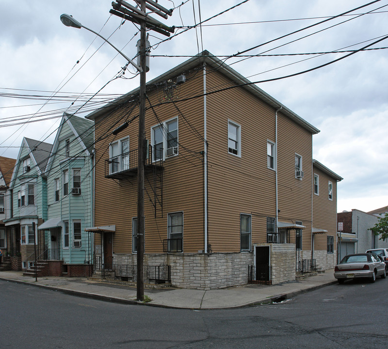 100 Chambers St in Newark, NJ - Foto de edificio