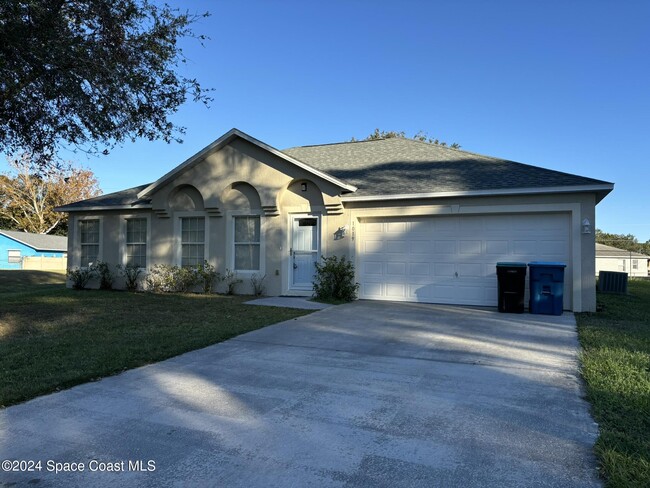 1019 Early Dr NW in Palm Bay, FL - Building Photo - Building Photo