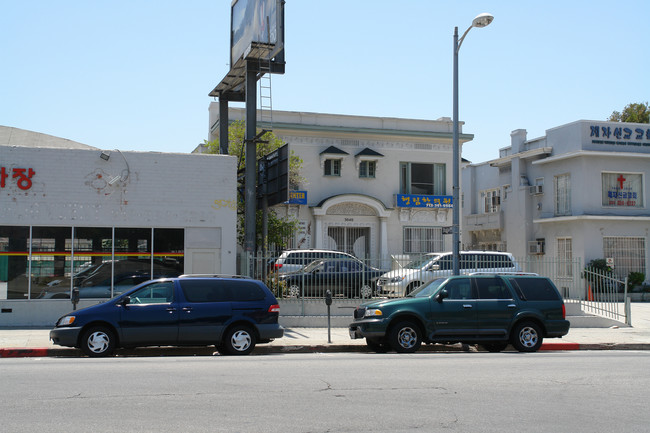 3040 W 7th St in Los Angeles, CA - Foto de edificio - Building Photo