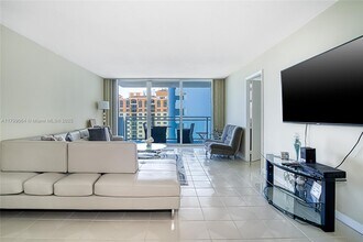 2030 S Ocean Dr in Hallandale Beach, FL - Building Photo - Building Photo
