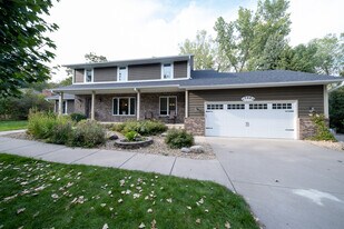 17660 Kettering Trail in Lakeville, MN - Building Photo