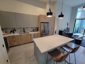 3352 NW 84th Ave, Unit B1 in Doral, FL - Building Photo