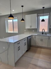 7430 N Hermitage Ave in Chicago, IL - Building Photo - Building Photo