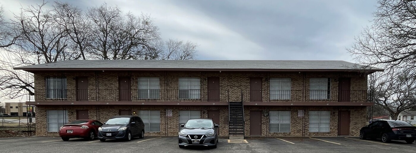 201 W Lincoln Ave in Copperas Cove, TX - Building Photo