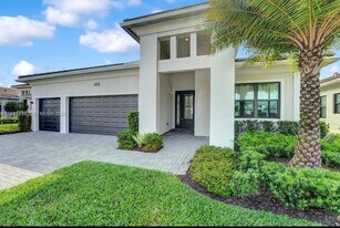 5364 Siesta Key Ln in Westlake, FL - Building Photo