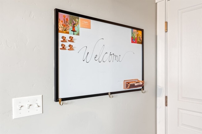 262 N Falling Water Ave in Eagle, ID - Building Photo - Building Photo