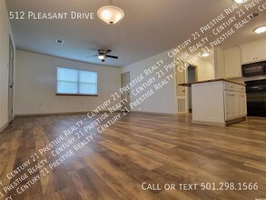 512 Pleasant Dr in Lonoke, AR - Building Photo - Building Photo