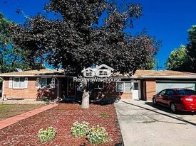 1540 S Wadsworth Blvd in Lakewood, CO - Building Photo