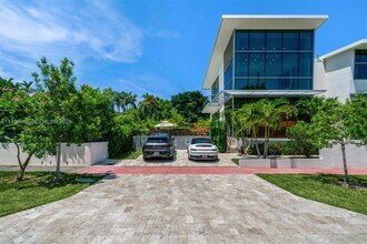 1201 W 47th St in Miami Beach, FL - Building Photo - Building Photo