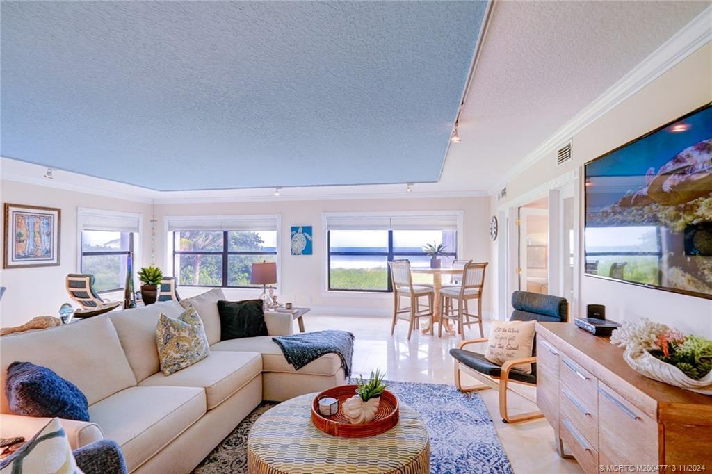 1289 NE Ocean Blvd in Stuart, FL - Building Photo