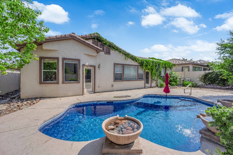 10390 Stanberry Ave in Las Vegas, NV - Building Photo