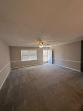 9140 Hillsville Rd in Trinity, NC - Foto de edificio - Building Photo