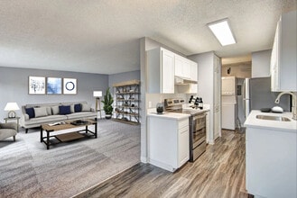 Asteria Place Apartments in Kenmore, WA - Foto de edificio - Building Photo