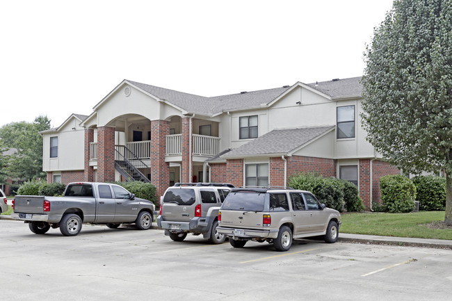 Starrfire Apartments in Fayetteville, AR - Building Photo - Building Photo