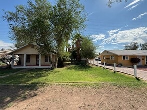 1215 S Farmer Ave in Tempe, AZ - Foto de edificio - Building Photo