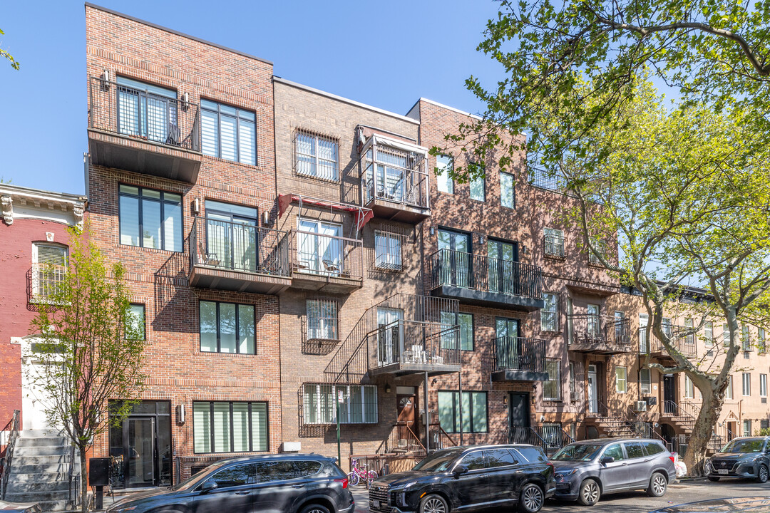 161 Heyward St in Brooklyn, NY - Foto de edificio