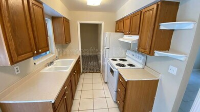 5624 Pinerock Rd in Orlando, FL - Building Photo - Building Photo