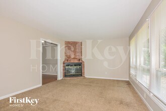 3245 Santiago Dr in Florissant, MO - Building Photo - Building Photo