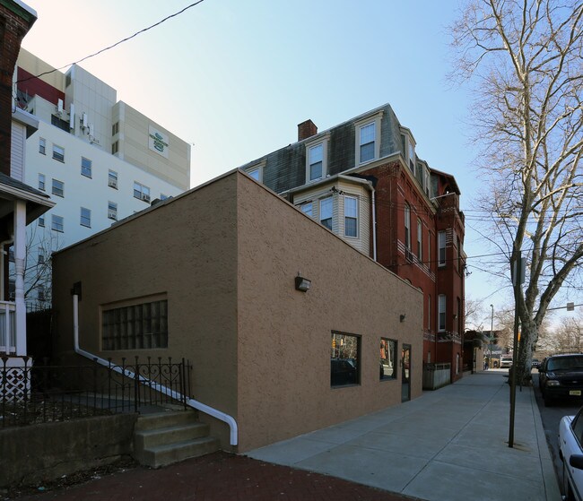 4119 Walnut St in Philadelphia, PA - Foto de edificio - Building Photo