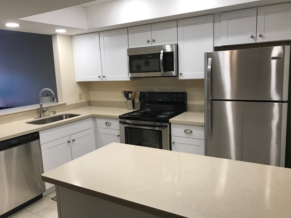 500 Aries Dr, Unit 1c in Mandeville, LA - Building Photo